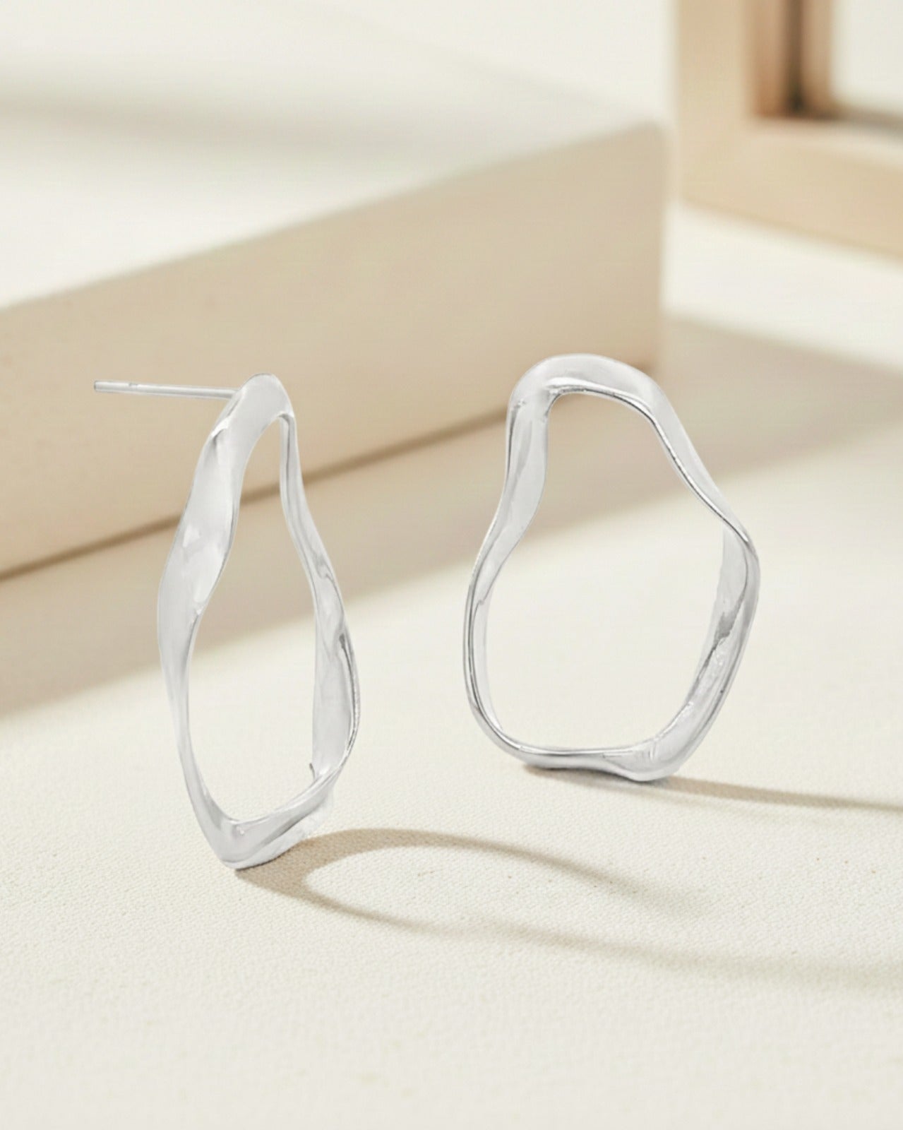 Zane oval hoop earrings